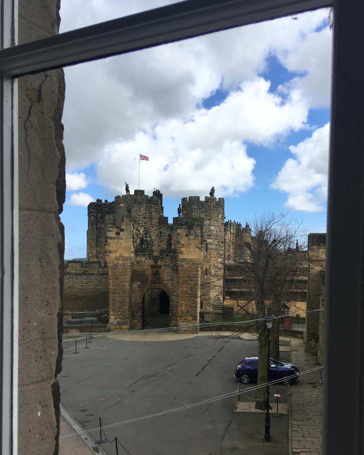 Castle Retreat - Luxury Apartment Opposite Alnwick Castle Экстерьер фото